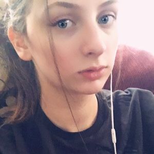 Meet your Posher, April